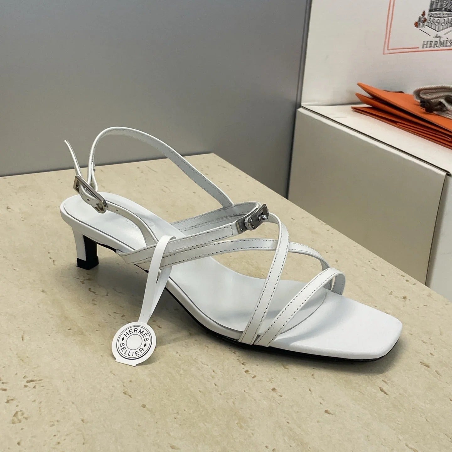 HM 26ss Kelly Sliver Buckle Sandals 40 White Calfskin 607167