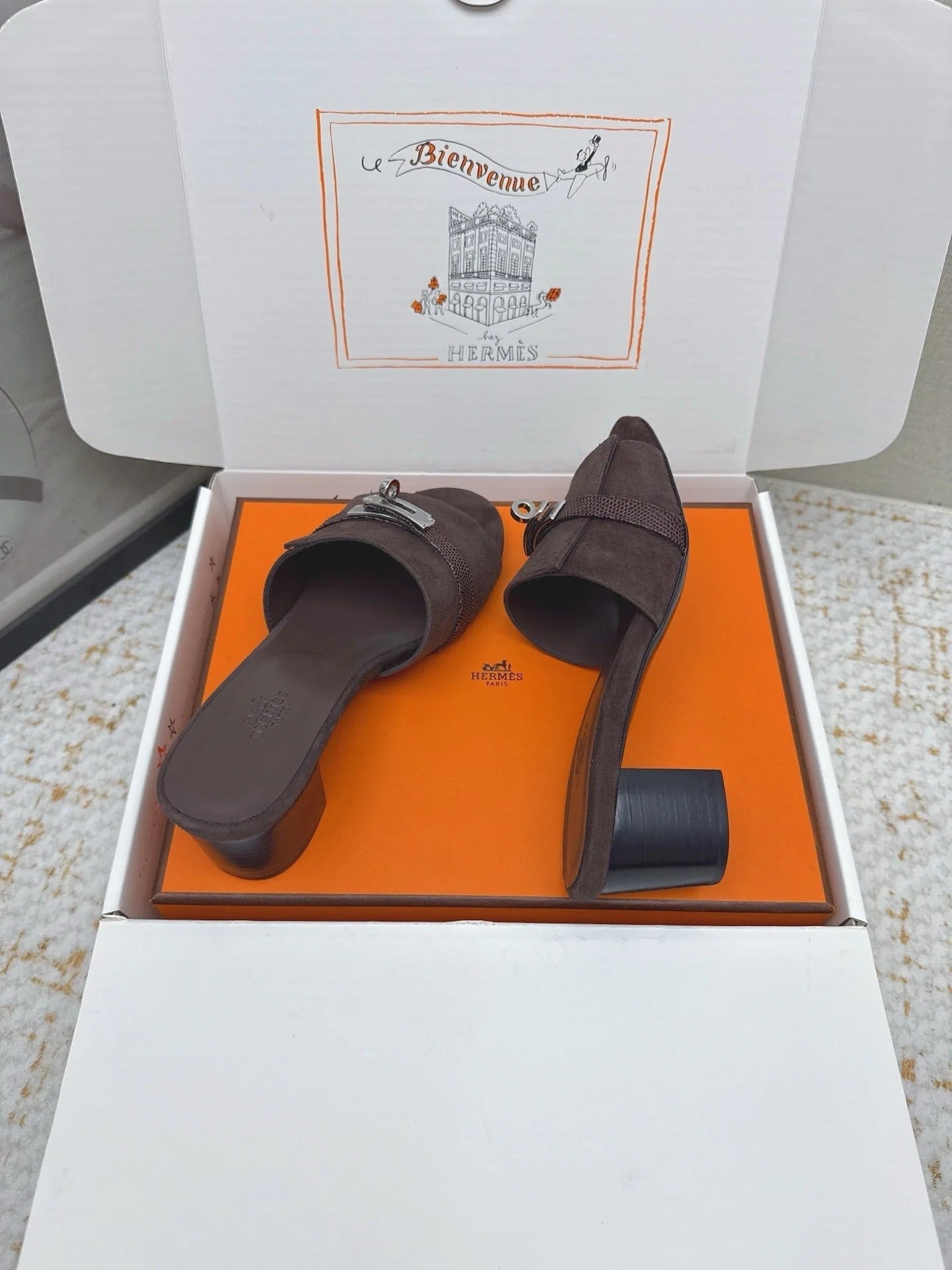 HM 26ss Oasis Sandals 50 Dark Brown Suede Cowhide 625182