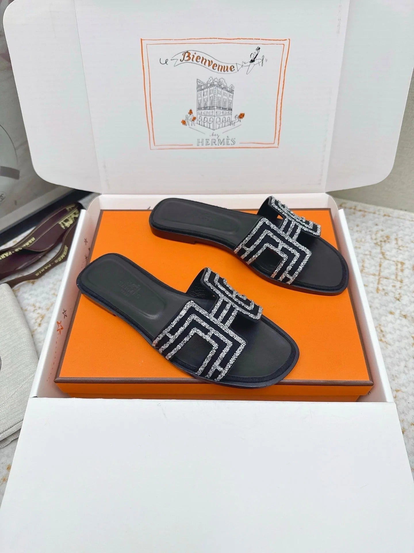 HM 26ss Oran Sandals Black Cowhide 625227