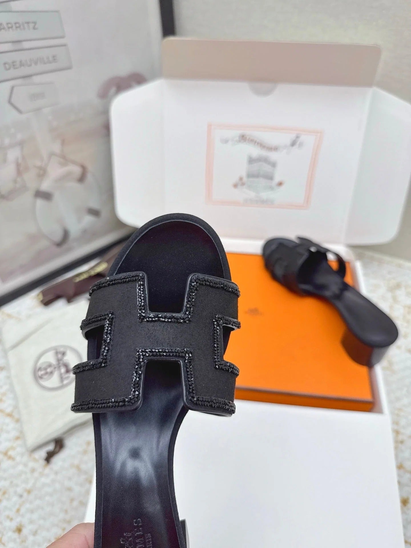 HM 26ss Oran Sandals 50 Black Sheepskin Rhinestone 625234