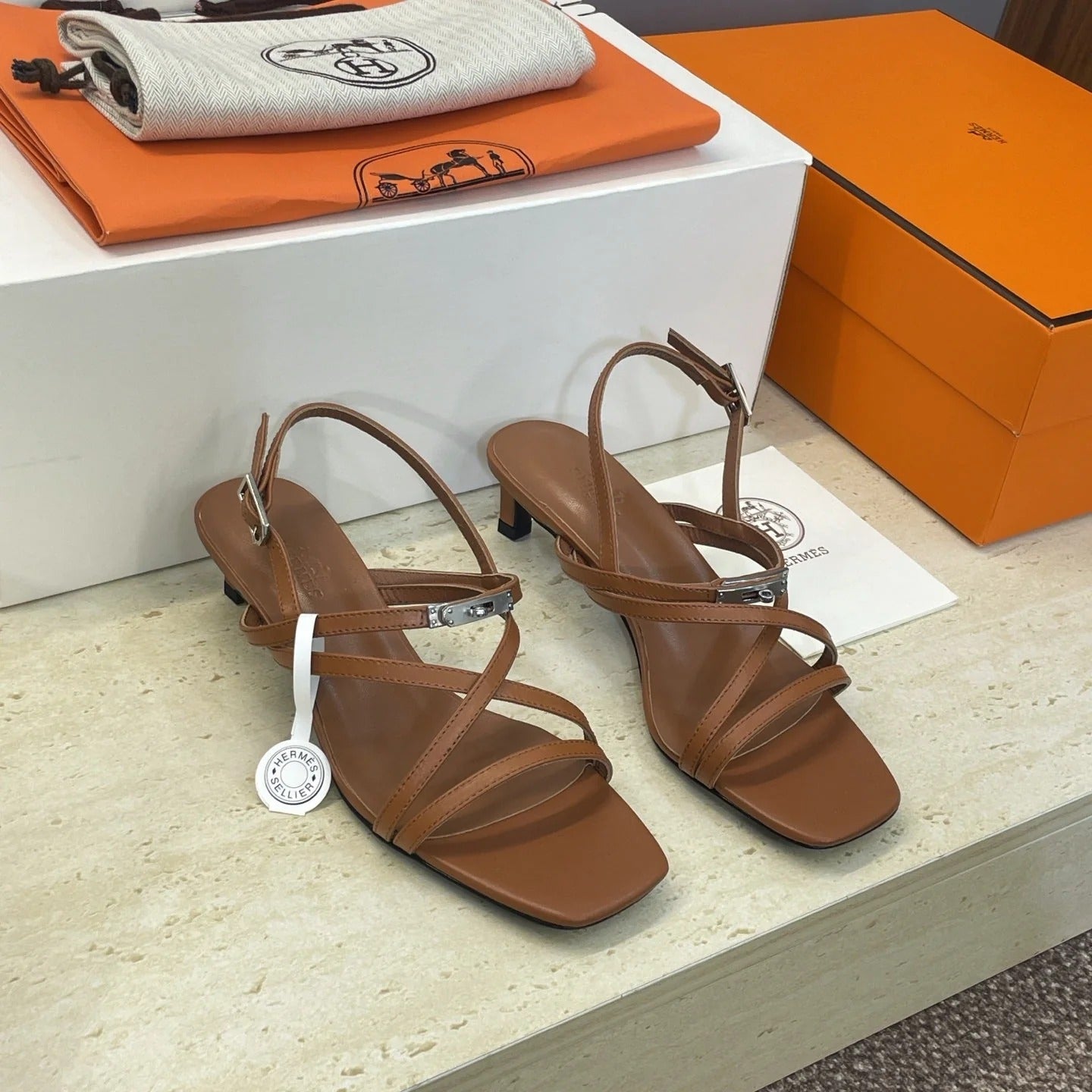 HM 26ss Kelly Sliver Buckle Sandals 40 Brown Calfskin 607164