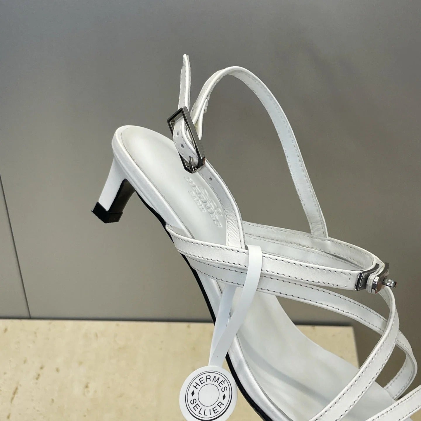 HM 26ss Kelly Sliver Buckle Sandals 40 White Calfskin 607167
